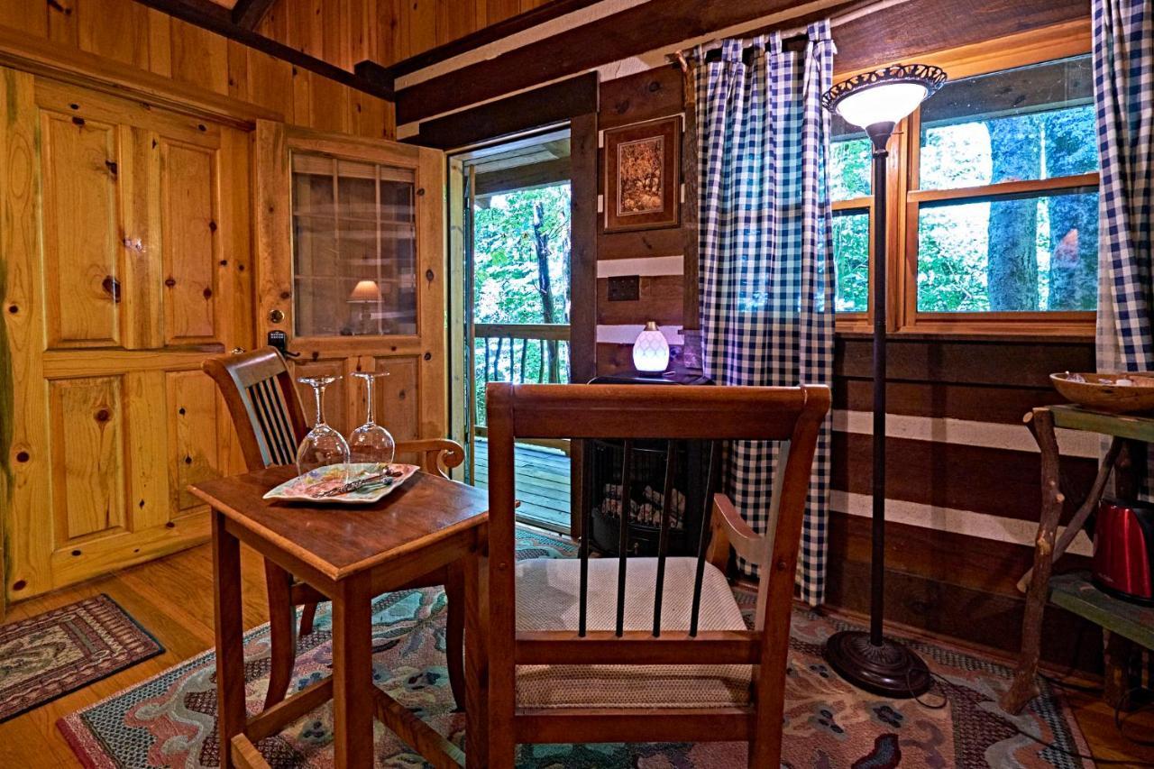 Creekwalk Inn Bed And Breakfast With Cabins Cosby Экстерьер фото