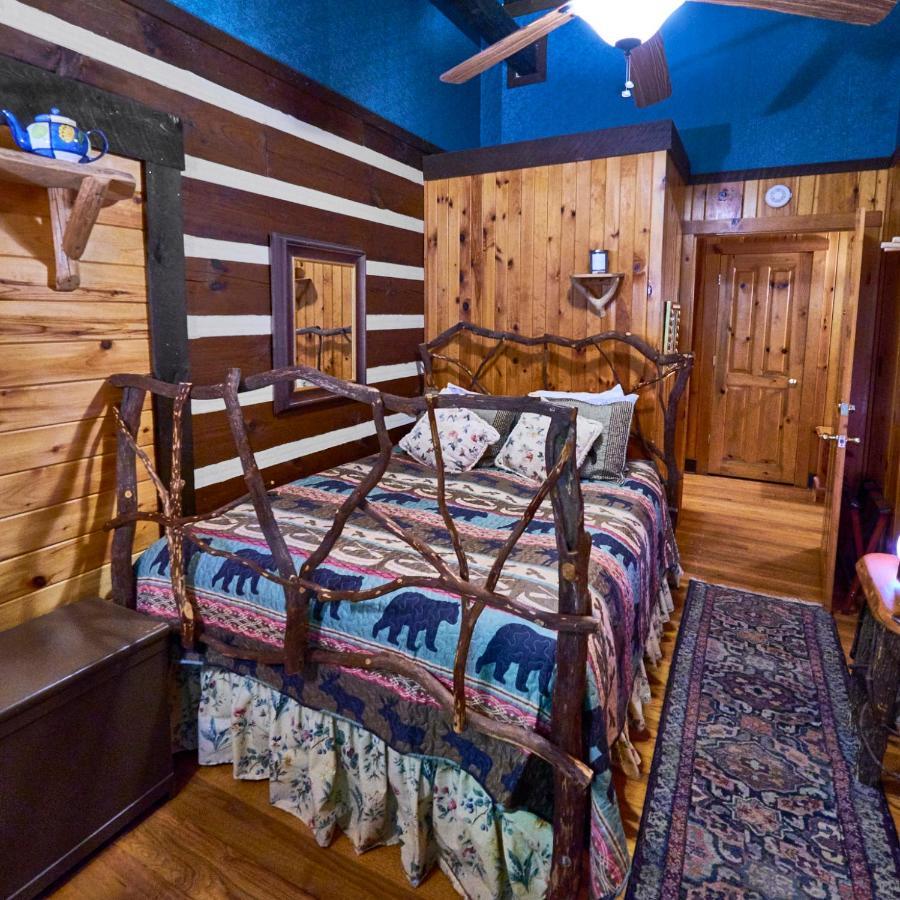 Creekwalk Inn Bed And Breakfast With Cabins Cosby Экстерьер фото